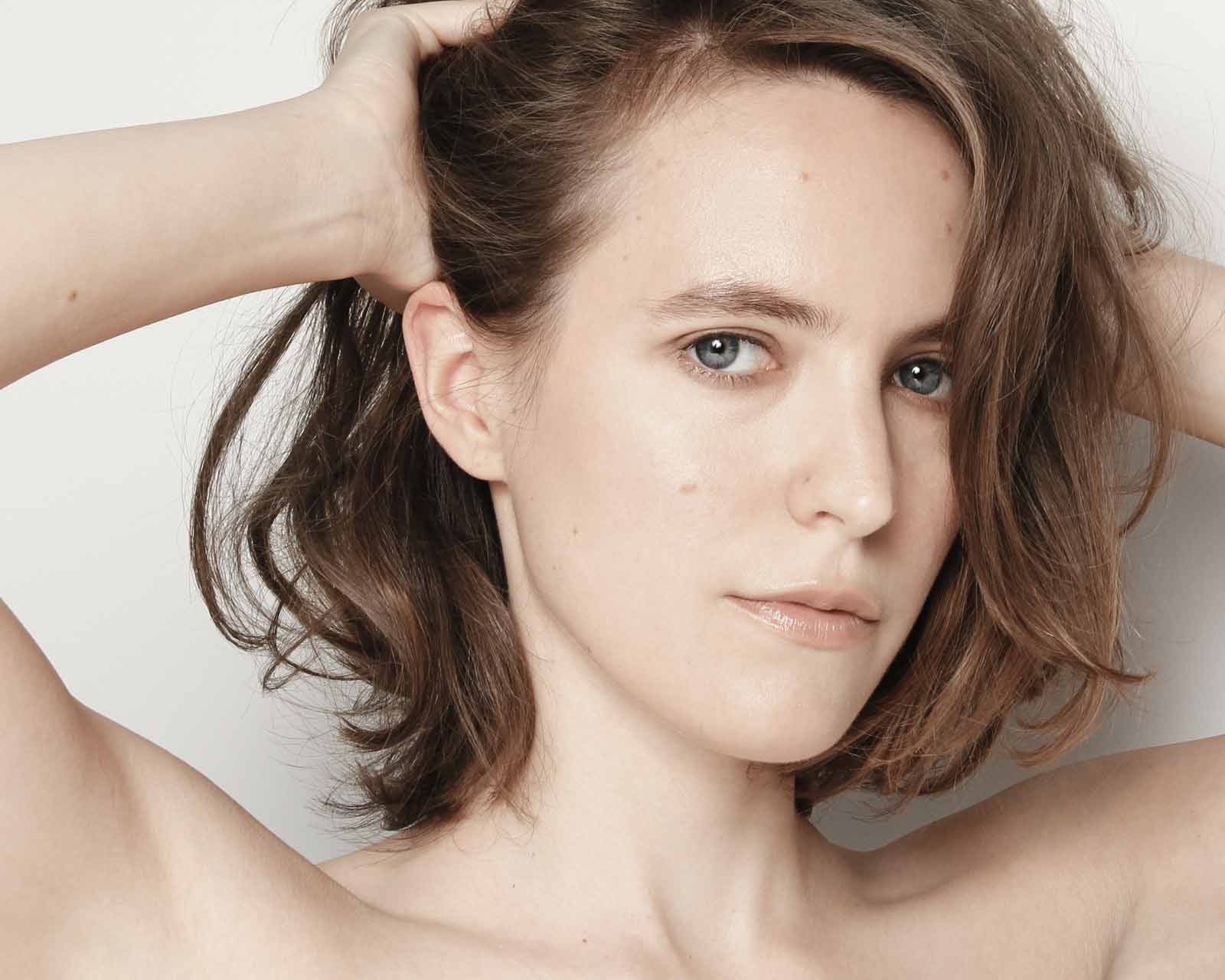 woman with natural hair