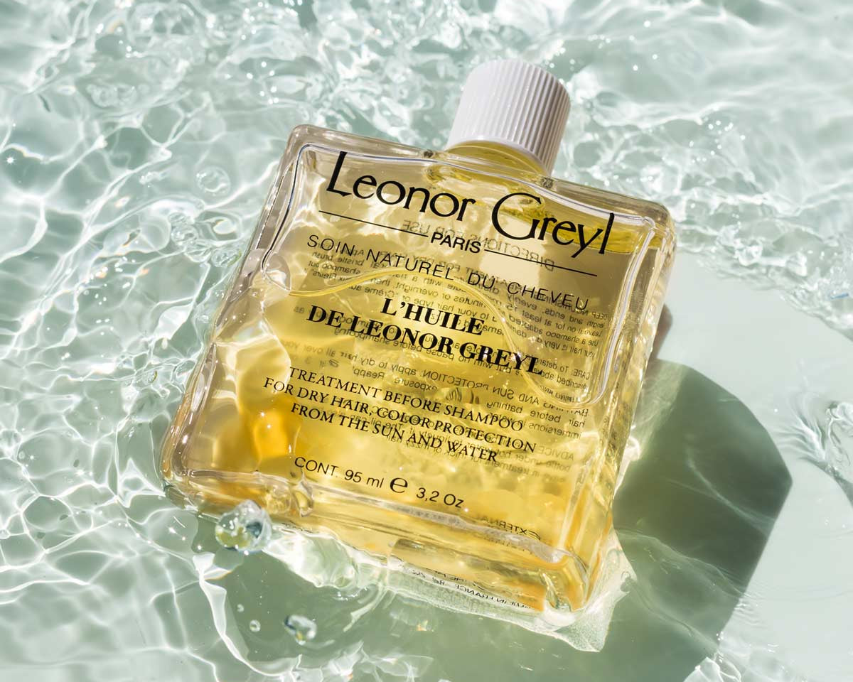 L'Huile de Leonor Greyl in water