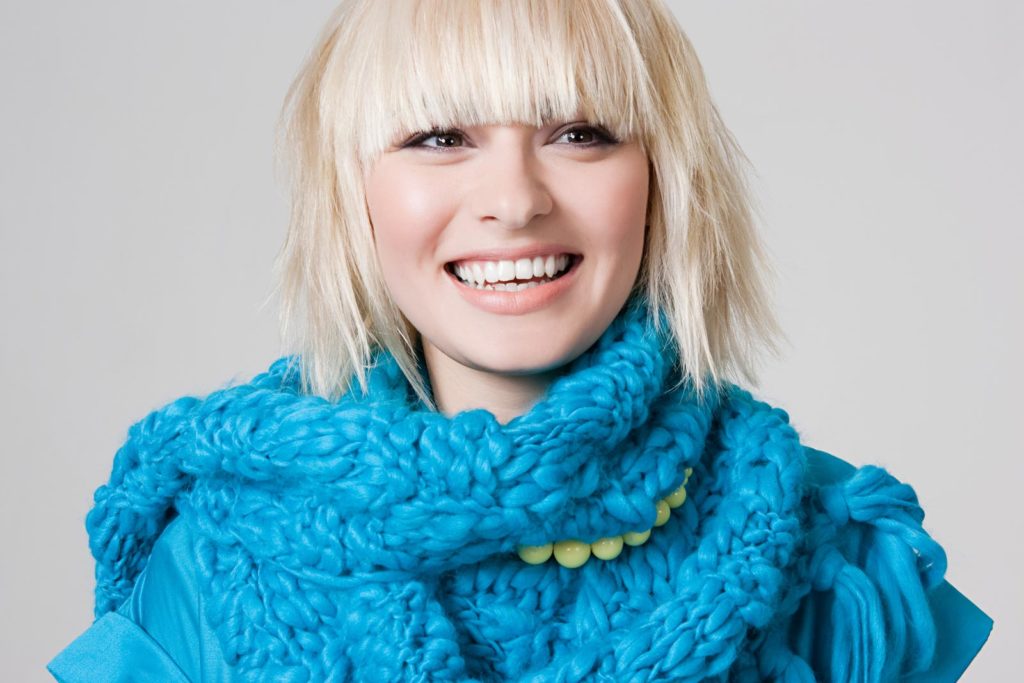 woman with blonde bangs